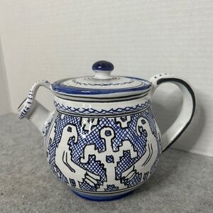 vintage deruta italian pottery teapot blue white 7x5.5” Sml Chip See Pics